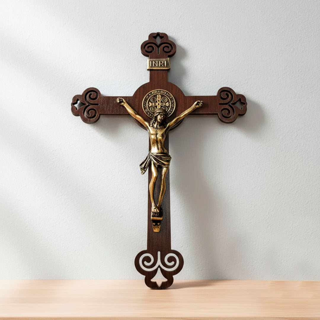 Crucifixo Medalha de São Bento em MDF e Metal - Parede