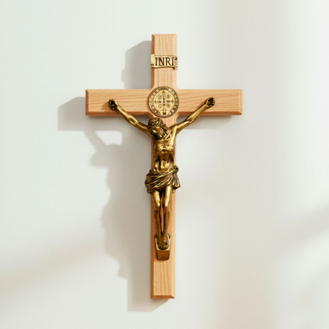 Crucifixo Medalha de São Bento em Madeira e Metal - Mesa/Parede
