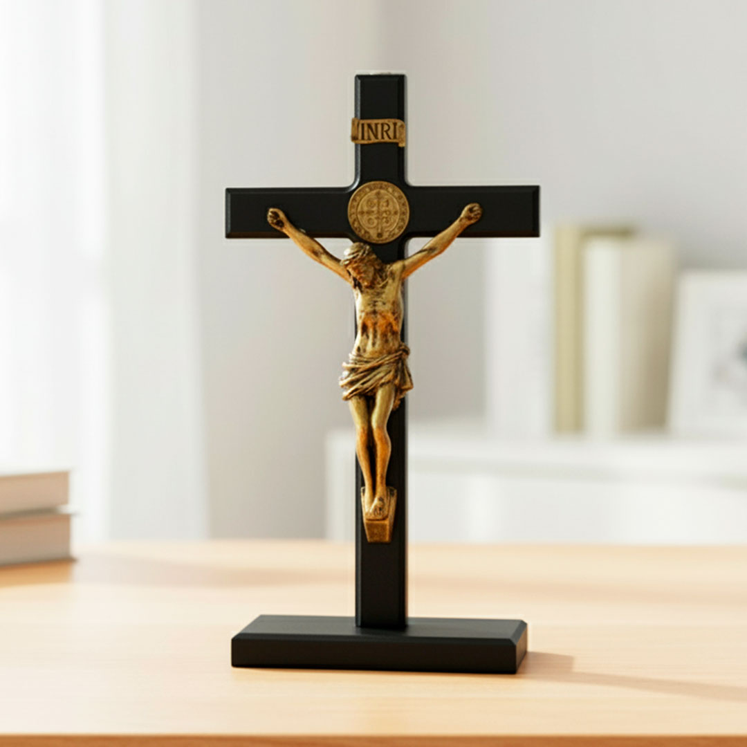 Crucifixo Medalha de São Bento em Madeira e Metal - Mesa/Parede