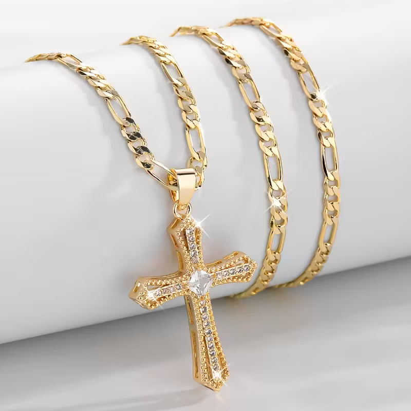 Colar com Pingente de Cruz com Strass