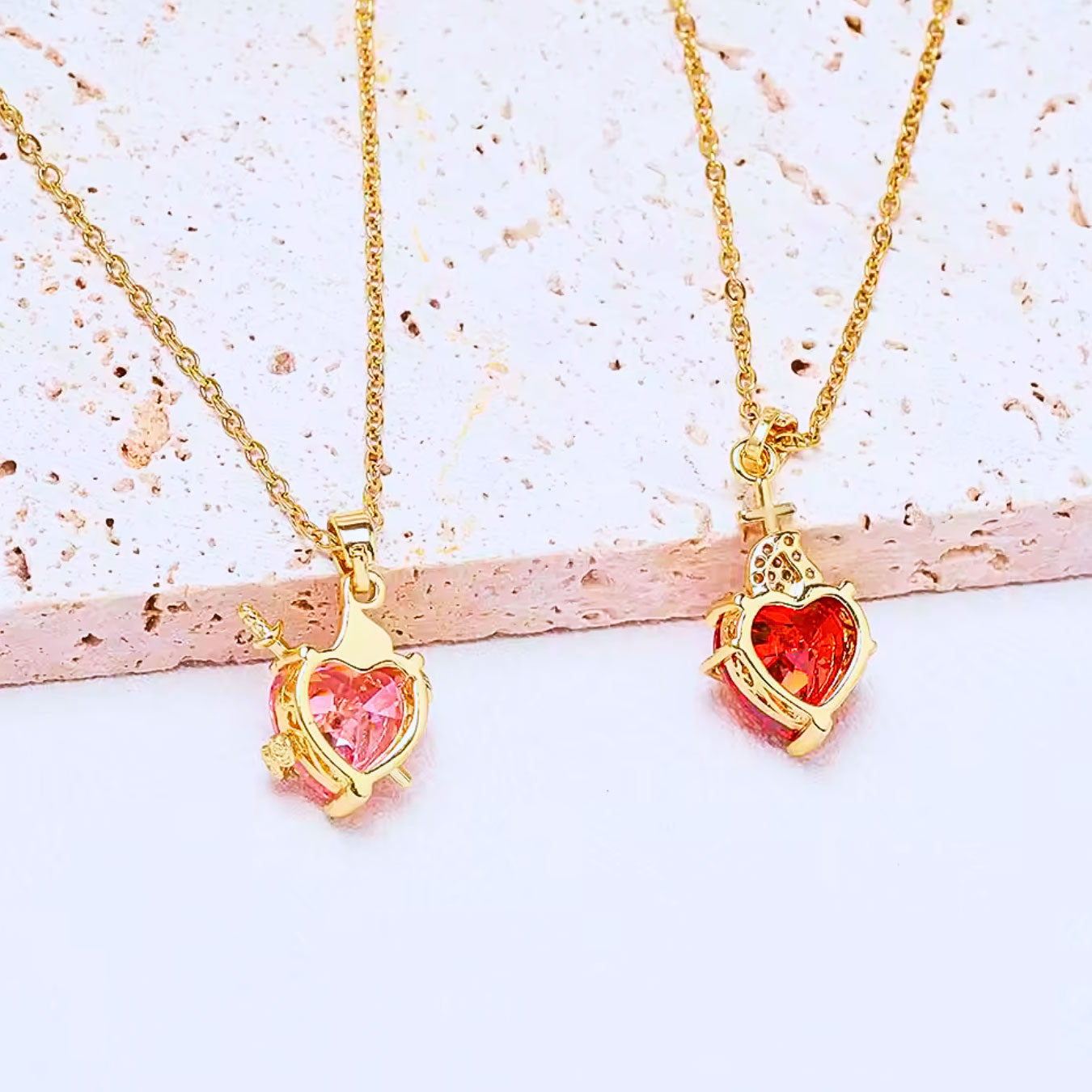 Colar Pingente Sagrado Coração de Jesus - Zircônia