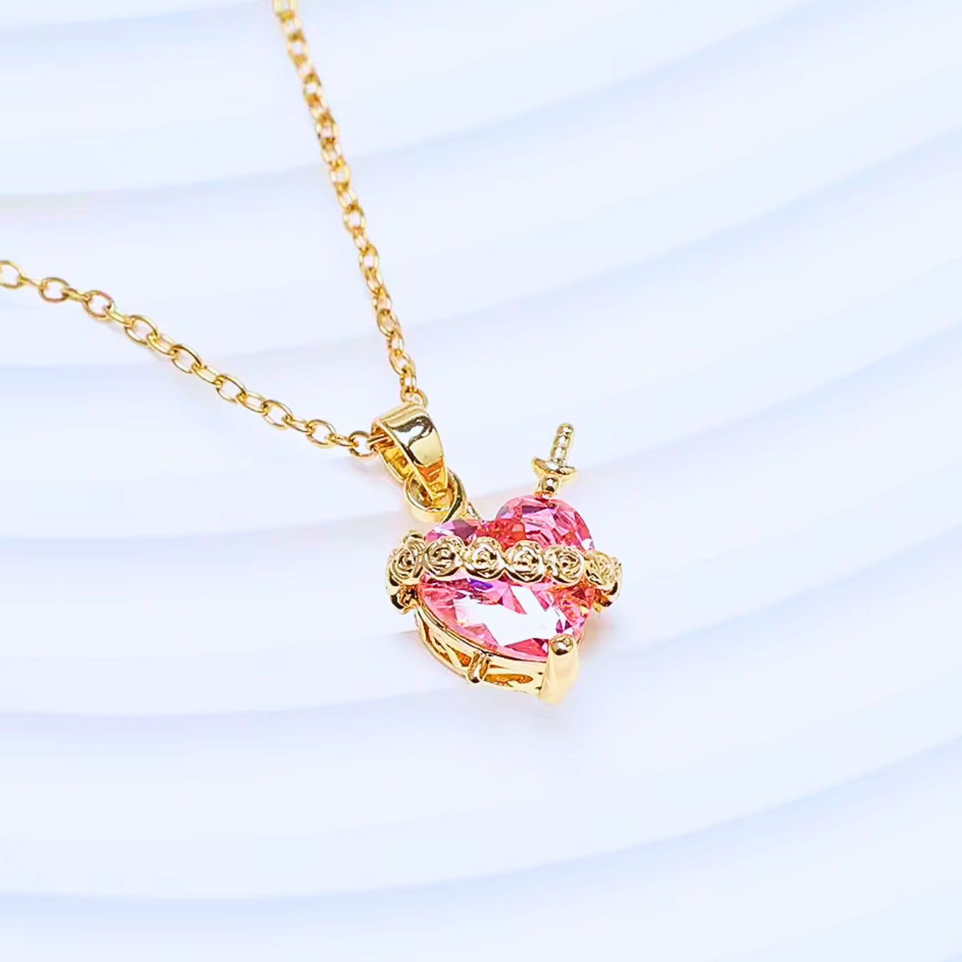 Colar Pingente Sagrado Coração de Jesus - Zircônia