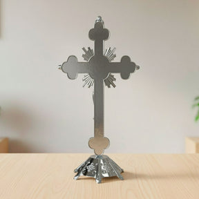 Crucifixo Glória Celestial em Metal Ornamentado - Mesa