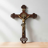 Crucifixo Medalha de São Bento em MDF e Metal - Parede