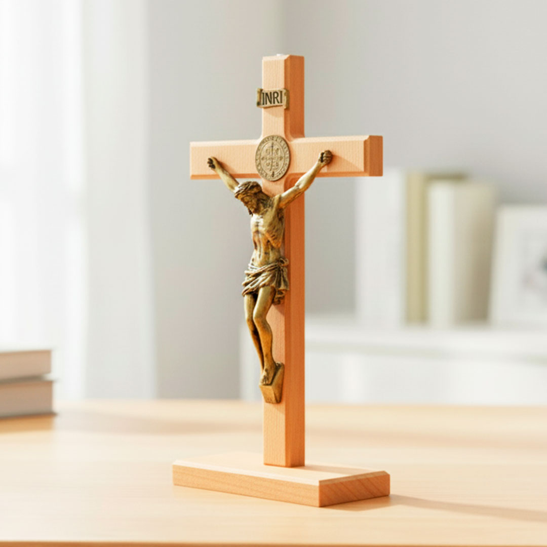 Crucifixo Medalha de São Bento em Madeira e Metal - Mesa/Parede